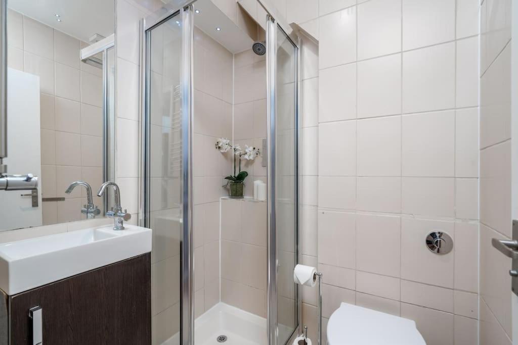 ロンドンPaddington Prime Tourist Entire 1 Bed Flat For 4アパートメント エクステリア 写真
