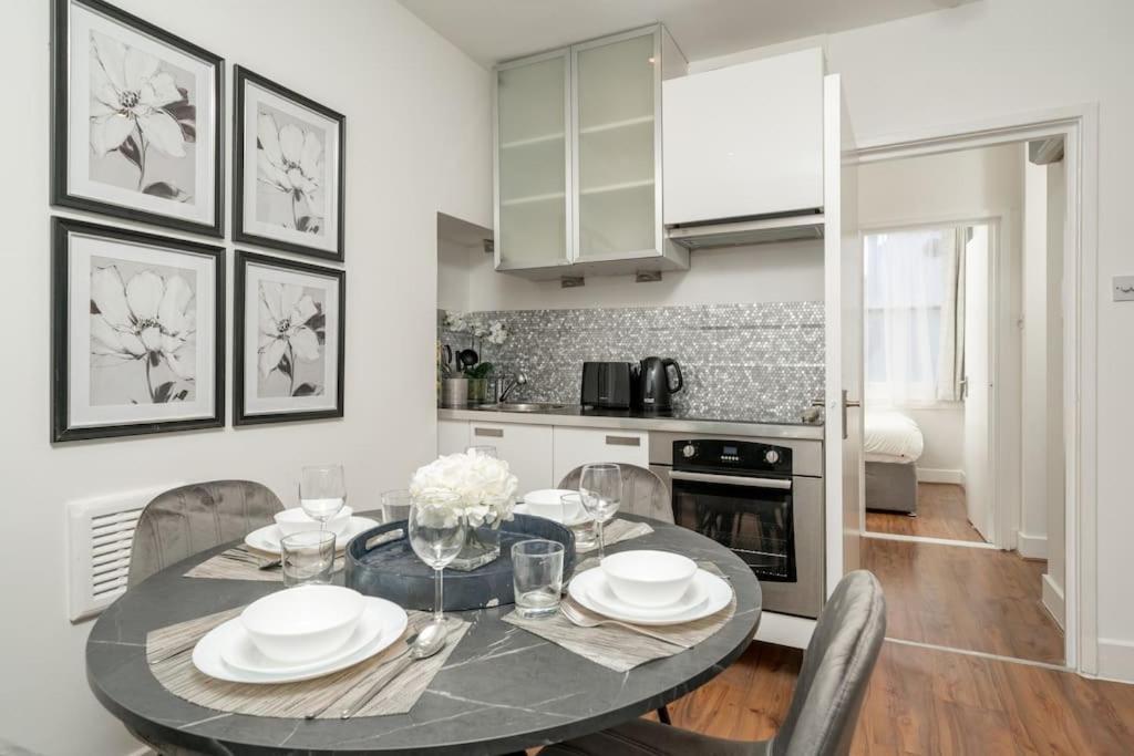 ロンドンPaddington Prime Tourist Entire 1 Bed Flat For 4アパートメント エクステリア 写真